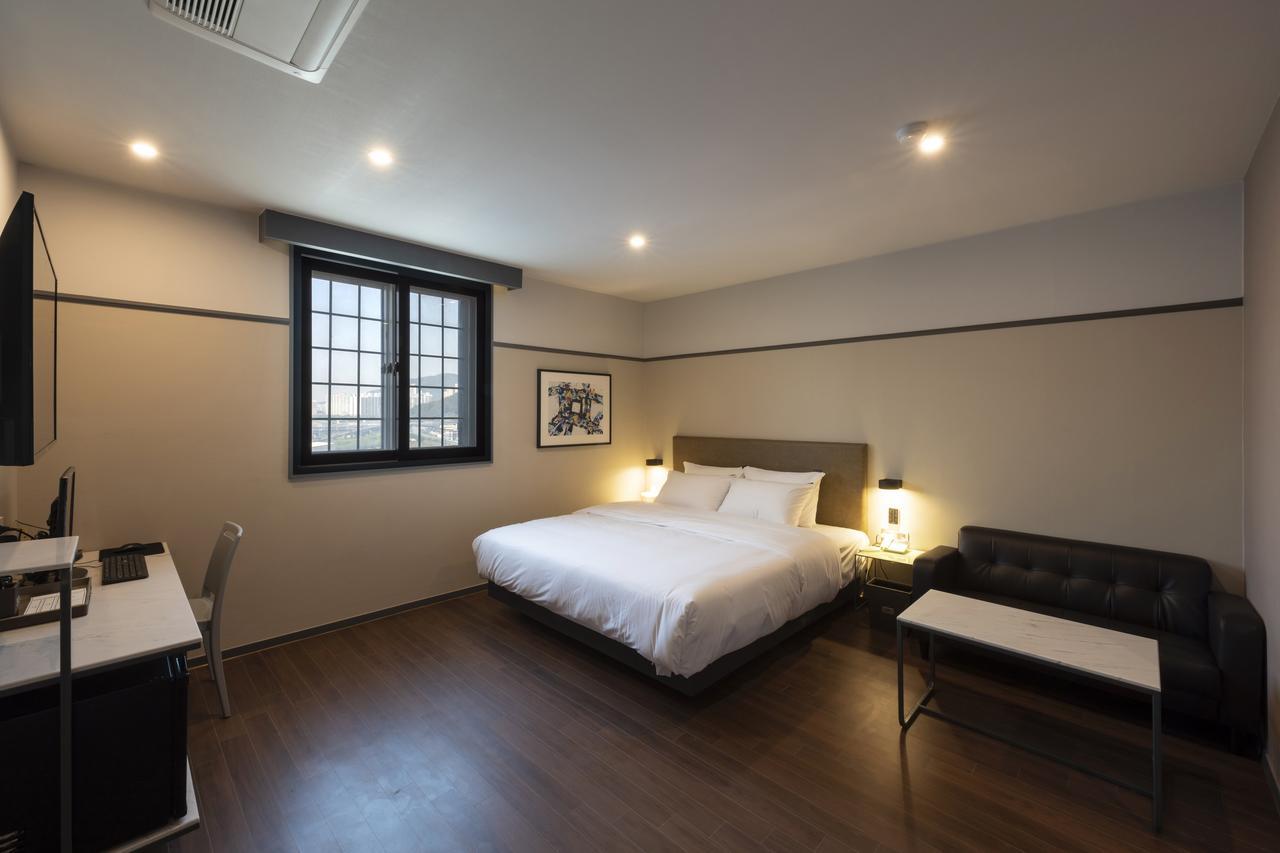 בוסאן Brown-Dot Hotel Gupo מראה חיצוני תמונה